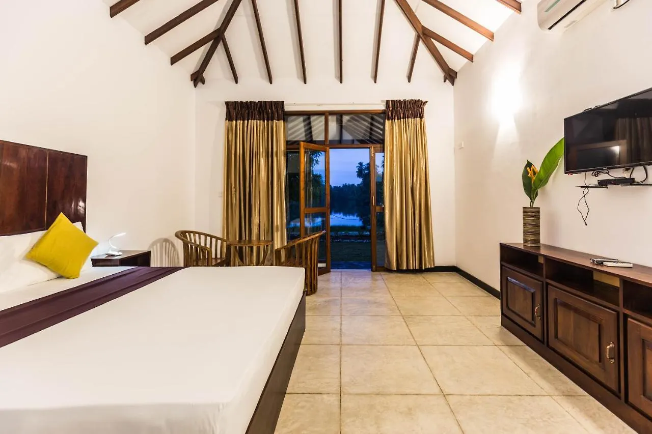 Suri Retreat Villa Negombo Chalet